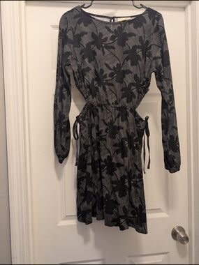 Black Floral Long-Sleeve Cut-out Waist Dress